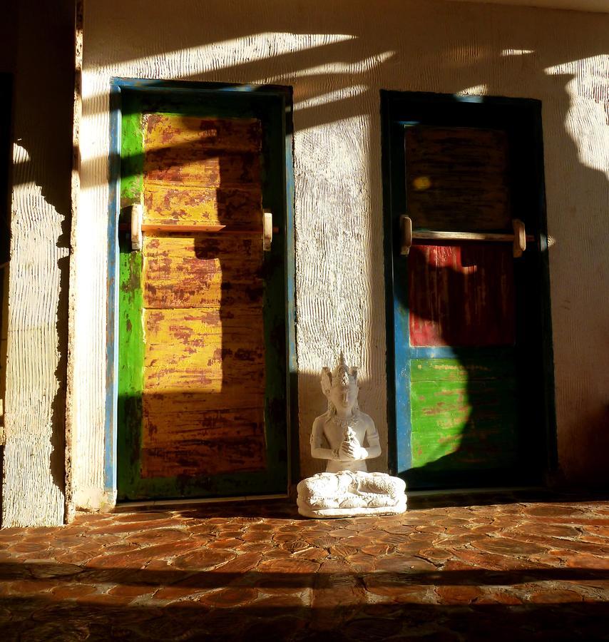 Gipsy Backpackers Hostel Джили Трауанган Екстериор снимка