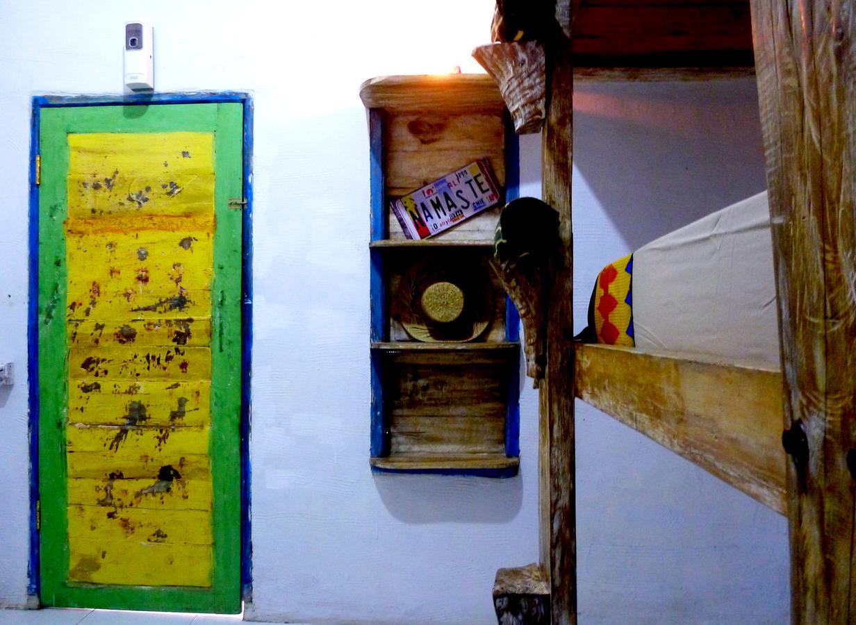 Gipsy Backpackers Hostel Джили Трауанган Екстериор снимка